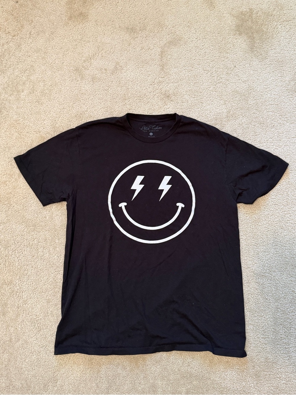 Lotus Fashion Los Angeles Smiley Face Lightning Bolt Black Tee